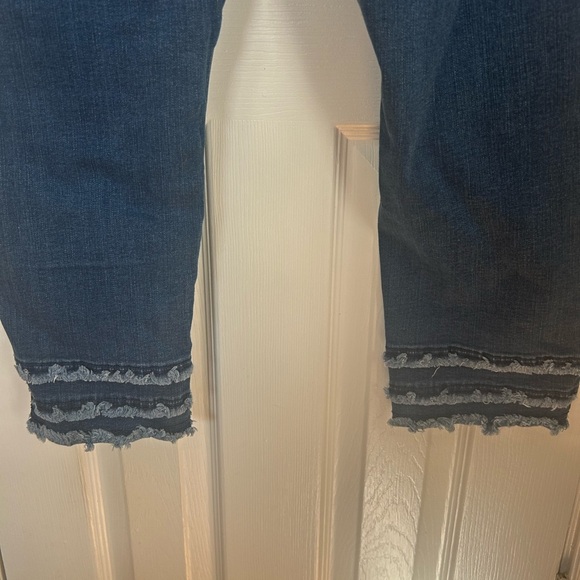 Frayed Hem Denim Pants - Medium Blue - Picture 3 of 4